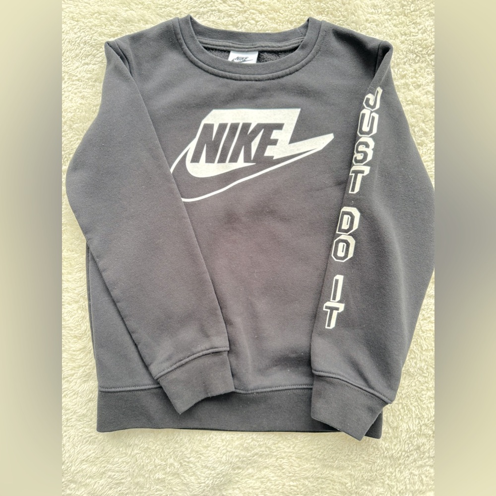 Black Nike sweatshirt